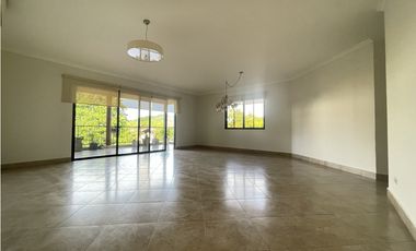 Alquiler de apartamento en Clayton, Embassy club