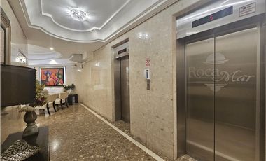 Venta de apartamento en Avenida Balboa, PH Roca Mar