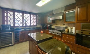 Venta de apartamento en Avenida Balboa, PH Roca Mar