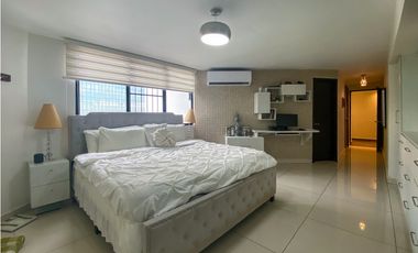 Venta de apartamento en Avenida Balboa, PH Roca Mar