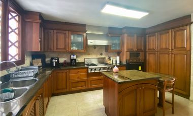 Venta de apartamento en Avenida Balboa, PH Roca Mar