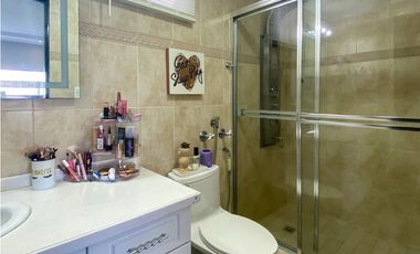 Venta de apartamento en Avenida Balboa, PH Roca Mar