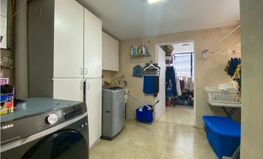 Venta de apartamento en Avenida Balboa, PH Roca Mar