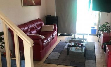 Arrienda casa dos pisos amoblada Plaza Sta  María