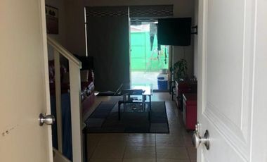 Arrienda casa dos pisos amoblada Plaza Sta  María