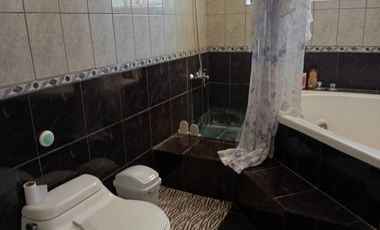 Vende Parcela 5000m2 con 2 casas