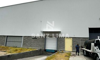 FRACC. IND. SANTA ELENA: NAVE INDUSTRIAL Y BODEGAS CON RAMPA NIVELADORA