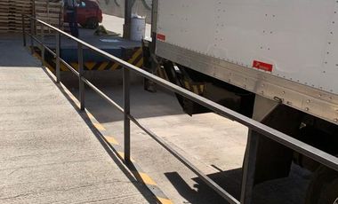 BODEGA EN CLUSTER CON  VIGILANCIA 24/7 ANDEN DE CARGA Y DESCARGA
