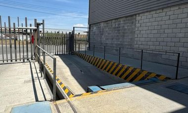 BODEGA EN CLUSTER CON  VIGILANCIA 24/7 ANDEN DE CARGA Y DESCARGA