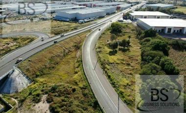 Terreno en Renta Frente al Polígono Empresarial Santa Rosa J