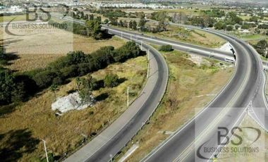 Terreno en Renta Frente al Polígono Empresarial Santa Rosa J