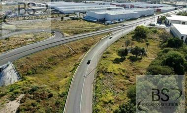 Terreno en Renta Frente al Polígono Empresarial Santa Rosa J