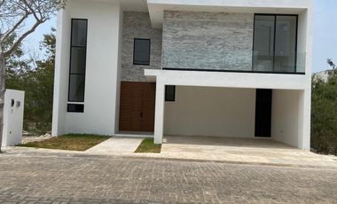 Casa en Venta, llave en mano, dentro de privada, Mérida, Yucatán