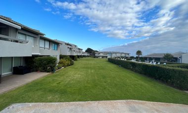 Departamento  duplex primera línea con  vista al mar.