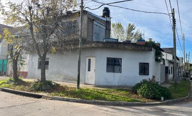 Casa  en Venta Ramos Mejia / La Matanza (A108 7877)