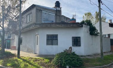 Casa  en Venta Ramos Mejia / La Matanza (A108 7877)