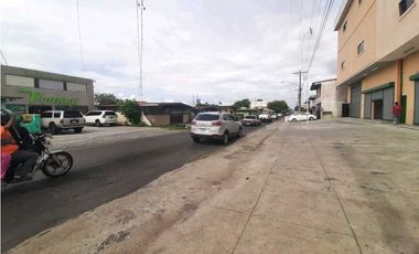 ALQUILO LOCAL EN LA CHORRERA 140MTS