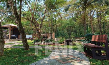 Venta de terrenos en Fraccionamiento Residencial en Coatepec