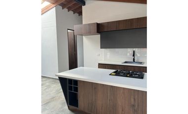 SE VENDE CASA DE PRIMER PISO EN LA CEJA PARA ESTRENAR