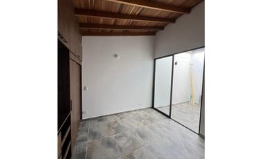 SE VENDE CASA DE PRIMER PISO EN LA CEJA PARA ESTRENAR