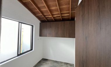 SE VENDE CASA DE PRIMER PISO EN LA CEJA PARA ESTRENAR
