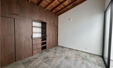 SE VENDE CASA DE PRIMER PISO EN LA CEJA PARA ESTRENAR