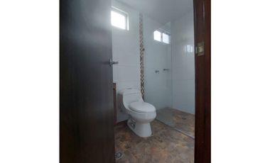 Vendo  Apto B/ La Castellana .