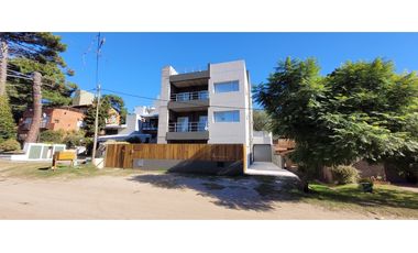 Departamento 3 Amb con patio y Garage A estrenar