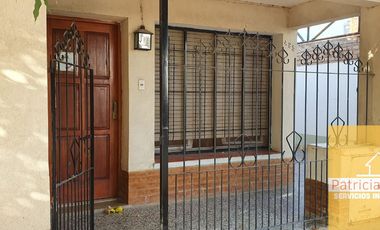 Casa en venta de 2 dormitorios c/ cochera en Cinco Saltos