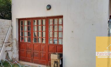 Casa en venta de 2 dormitorios c/ cochera en Cinco Saltos