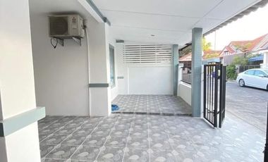 2 Bedroom Townhouse for sale at Jessada 9