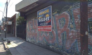 VENTA LOCAL C/2 CASAS DE 3 Y 4 AMB. S/AV. GAONA  MUY BUEN ESTADO