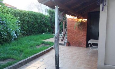 VENTA LOCAL C/2 CASAS DE 3 Y 4 AMB. S/AV. GAONA  MUY BUEN ESTADO
