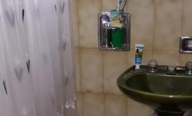 VENTA LOCAL C/2 CASAS DE 3 Y 4 AMB. S/AV. GAONA  MUY BUEN ESTADO