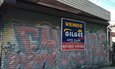 VENTA LOCAL C/2 CASAS DE 3 Y 4 AMB. S/AV. GAONA  MUY BUEN ESTADO