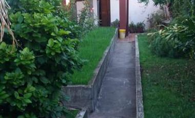 VENTA LOCAL C/2 CASAS DE 3 Y 4 AMB. S/AV. GAONA  MUY BUEN ESTADO