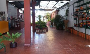 VENTA LOCAL C/2 CASAS DE 3 Y 4 AMB. S/AV. GAONA  MUY BUEN ESTADO