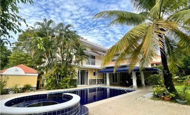 Se vende increíble casa en Camino de Cruces. (MM)