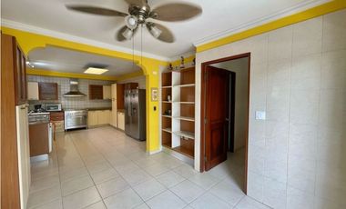 Se vende increíble casa en Camino de Cruces. (MM)