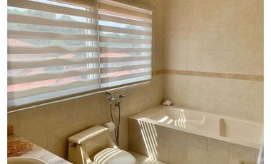 Se vende increíble casa en Camino de Cruces. (MM)