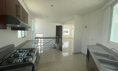 CASA  RENTA NUEVA * 5 RECAMARAS Y SOTANO - FRACC. SENDERO  * ALVARADO * VERACRUZ