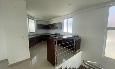 CASA  RENTA NUEVA * 5 RECAMARAS Y SOTANO - FRACC. SENDERO  * ALVARADO * VERACRUZ