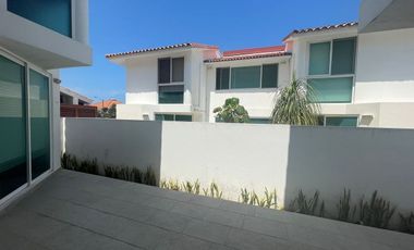 CASA  RENTA NUEVA * 5 RECAMARAS Y SOTANO - FRACC. SENDERO  * ALVARADO * VERACRUZ