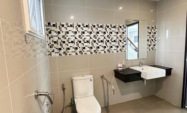 Good for Investor 4bedrooms4 3bathrooms