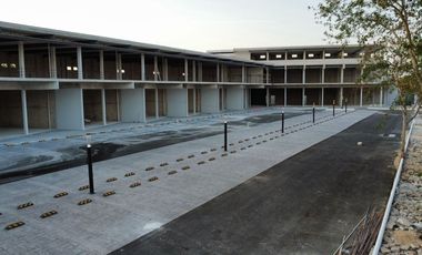 RENTA LOCAL EN PLAZA NUBIA CONKAL