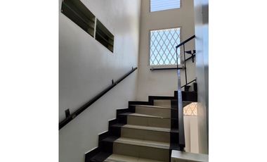 ALQUILO EDIFICIO BARRIO VILLACOLOMBIA