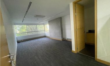 SE ARRIENDA- VENDE OFICINA POBLADO