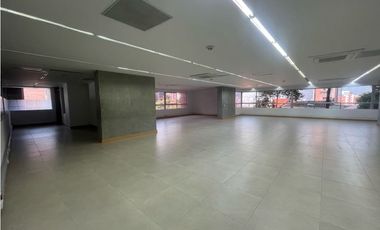 SE ARRIENDA- VENDE OFICINA POBLADO