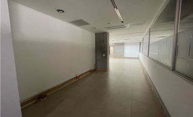 SE ARRIENDA- VENDE OFICINA POBLADO