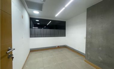 SE ARRIENDA- VENDE OFICINA POBLADO